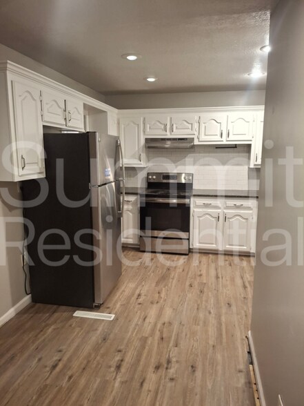 Building Photo - 8001 E 89th Ter