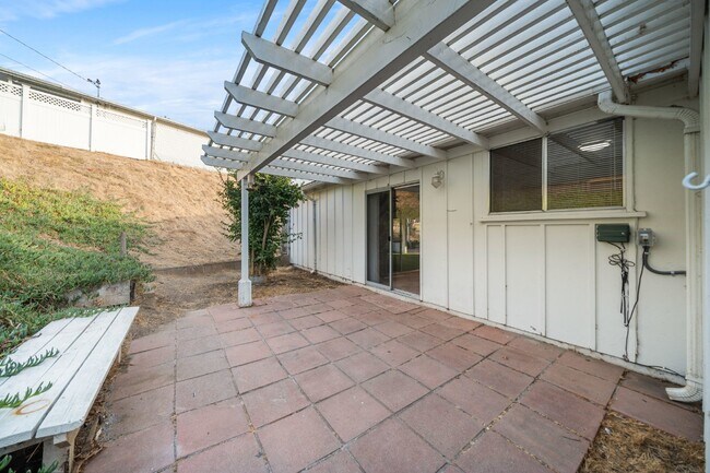 Building Photo - Coming Soon...San Diego 3 bed /2 bath Home w Garage, Enclosed Patios, Fireplace + Laundry Hookups
