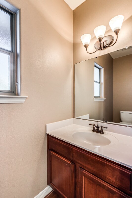 Building Photo - Home For Rent - Beautiful Single Story Hom...