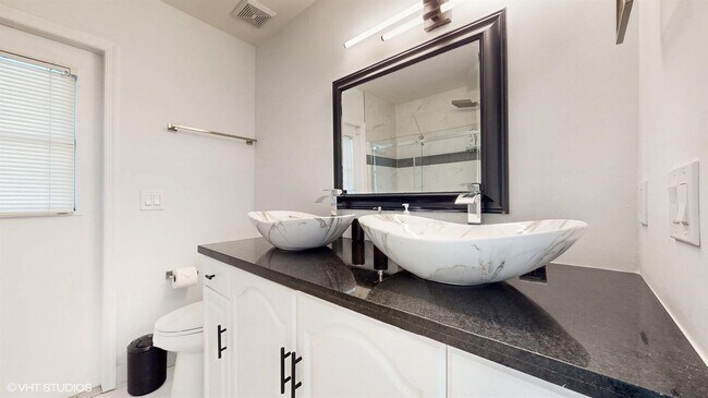 Building Photo - 13947 Geranium Pl