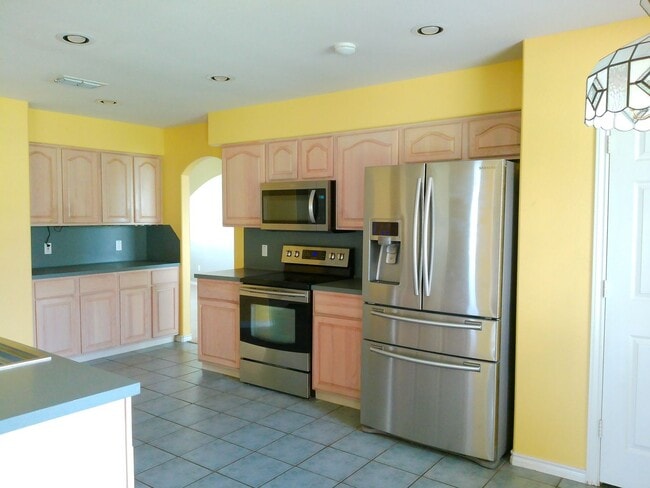 Building Photo - 5405 Knights Cir