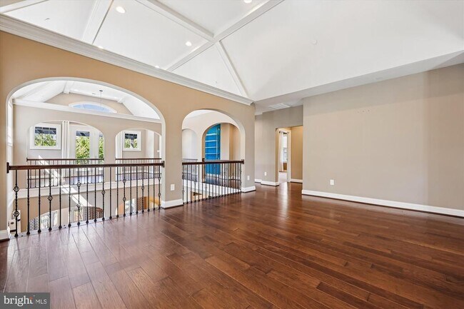 Building Photo - 448 Salk Cir