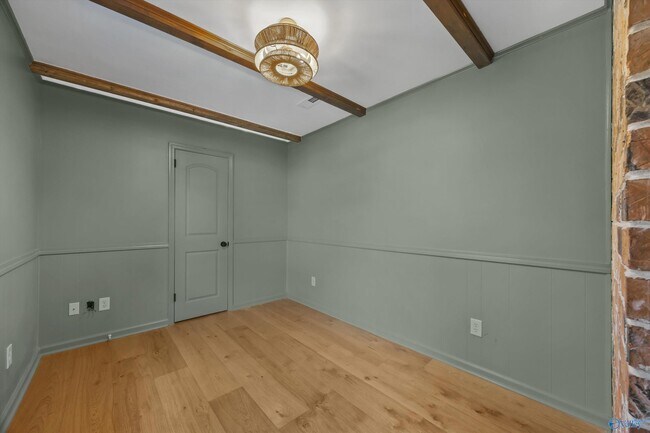 Building Photo - 8003 Brookfield Cir SE