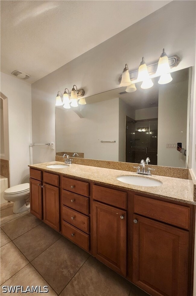 Building Photo - 1256 Carpazi Ct