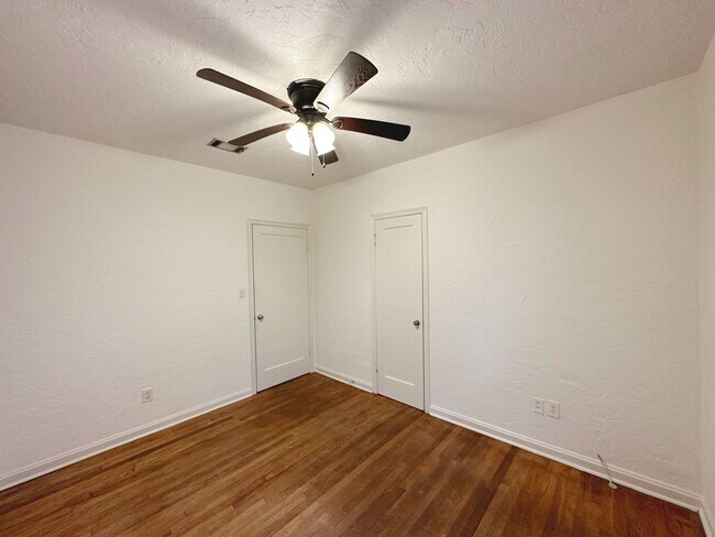 Building Photo - 3 Bedroom, 3 Bath House in Hibiscus Park -...