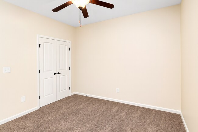 Building Photo - 3 bedroom 2 bath Gem in Hidden Springs Subdivision