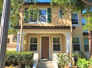 Building Photo - 243 Dewdrop