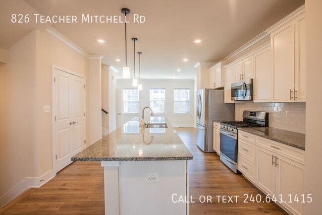 Building Photo - 826 Teacher MItchell Rd