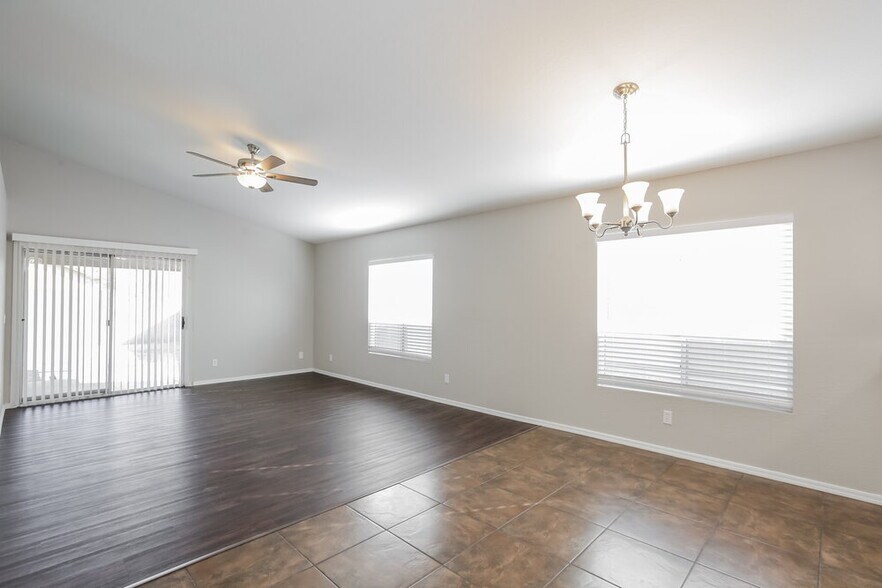 Building Photo - 2718 W Pecan Rd