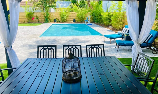 Building Photo - 20 M L King Ave