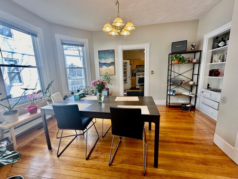 Building Photo - 6 Saint Paul St