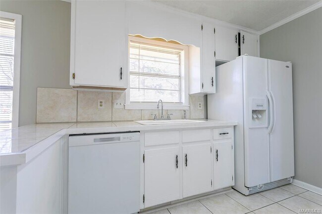 Building Photo - 110 Diane Dr