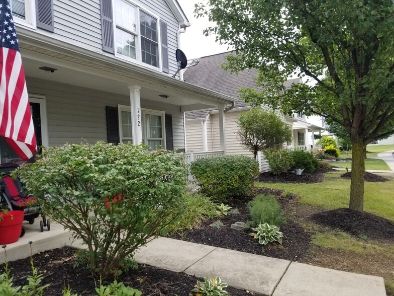 Building Photo - 122 Shay St