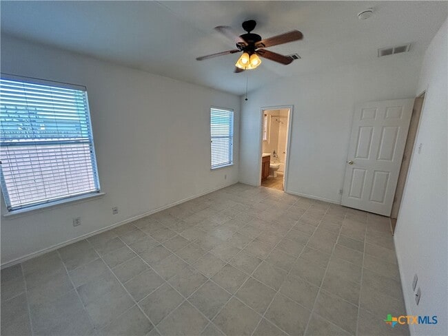 Building Photo - 369 Starling Creek