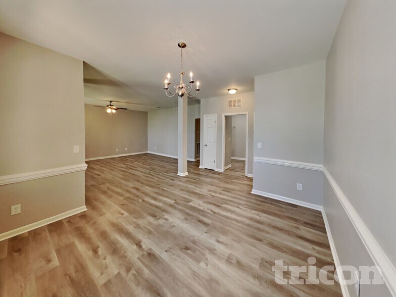 Building Photo - 1582 Weatherend Dr