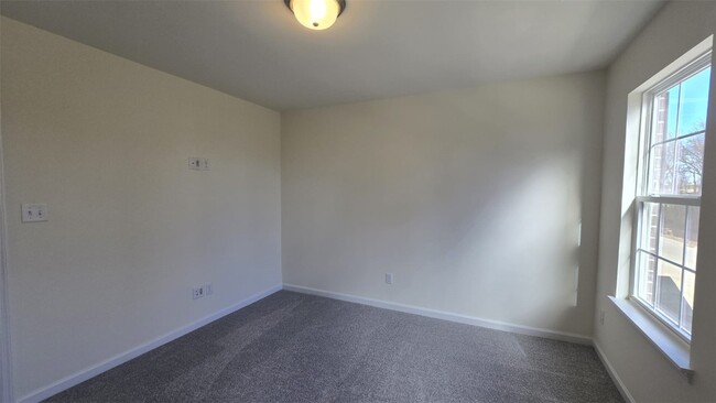 Building Photo - 431 Sunset Hollow Drive