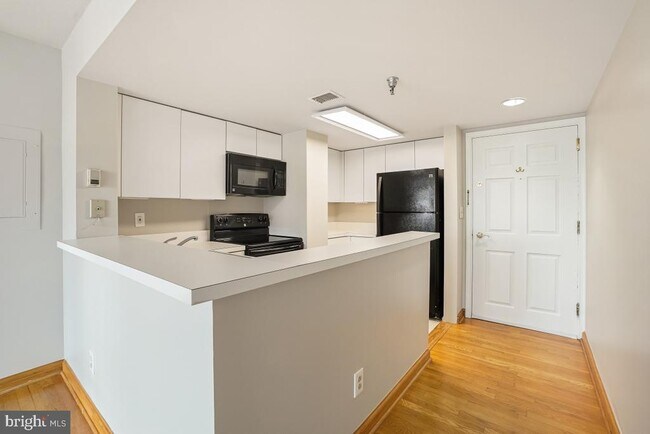 Building Photo - 801 Pennsylvania Ave NW