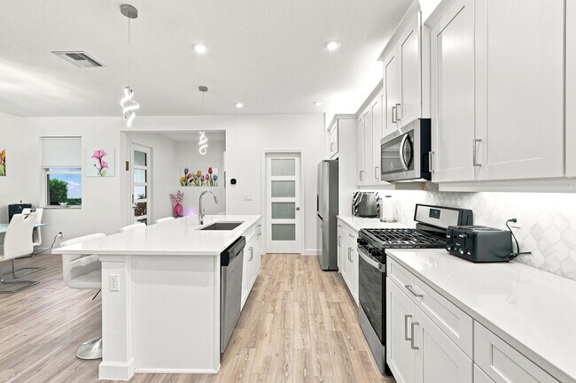 Building Photo - 11639 SW Viridian Blvd