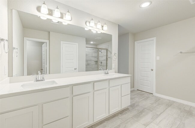 Building Photo - 812 Laguna Grn Ln