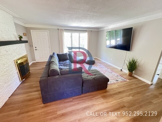 Building Photo - 13702 Country Ln