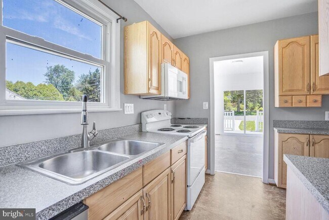 Building Photo - 4112 Orchard Dr