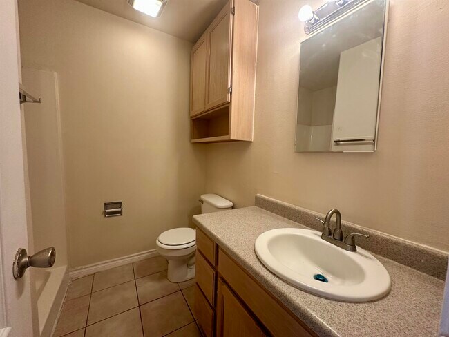 Building Photo - 9802 Cantera Ct