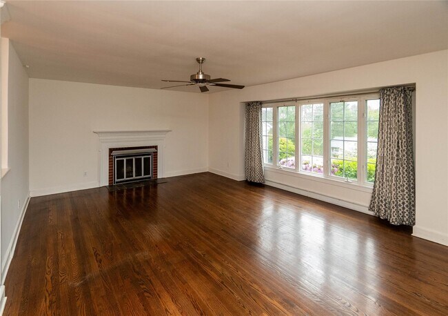Building Photo - 37 Clover Hill Dr