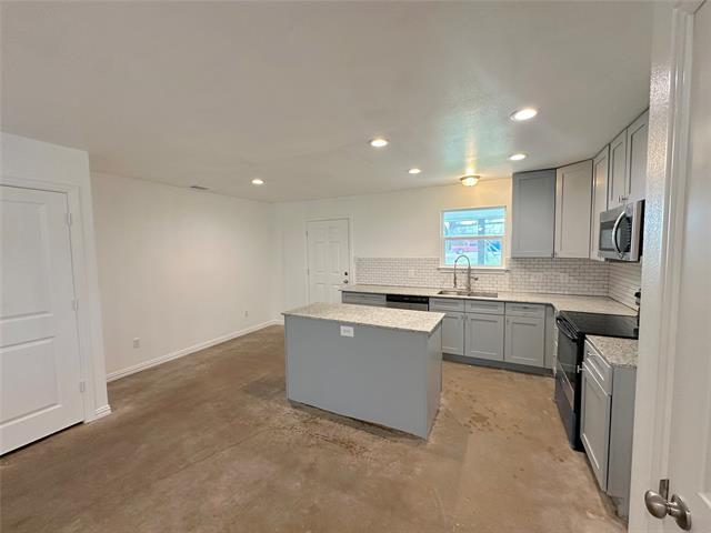 Building Photo - 108 W Adams St