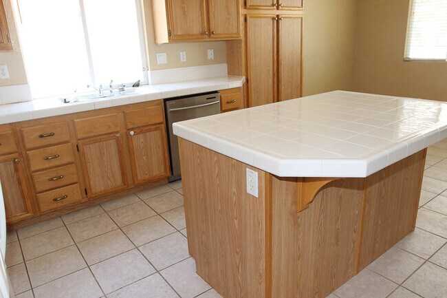 Building Photo - Available now! Recently renovated! Stunning two-story home for lease in Riverside, California!