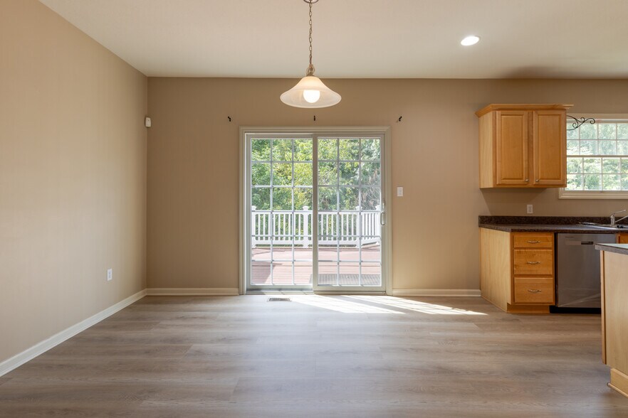 Building Photo - 337 Marshall Heights Dr