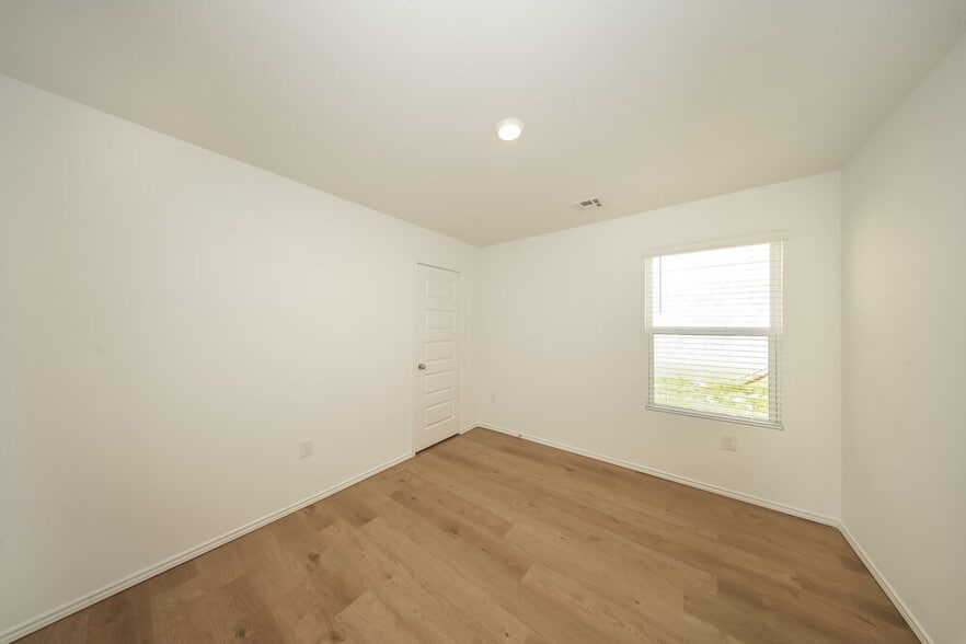 Building Photo - 5908 Norway Spruce St