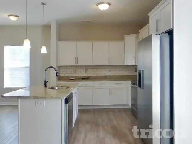 Building Photo - 197 Altondale Dr