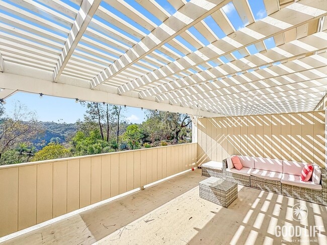 Building Photo - Beautiful 2B/1.5BA Condo For Rent In University City!