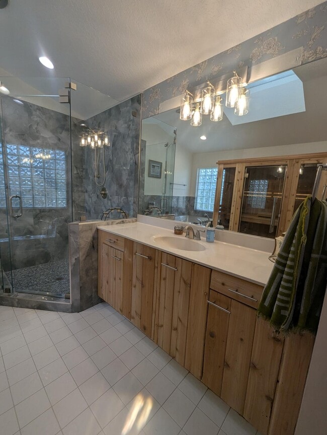 Building Photo - 16461 Riverwind Dr