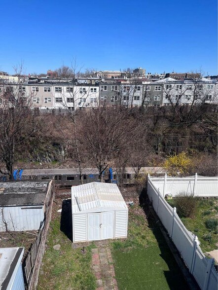 Building Photo - 26 Elizabeth St