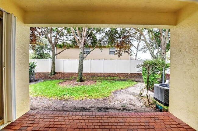 Building Photo - 7662 Spatterdock Dr