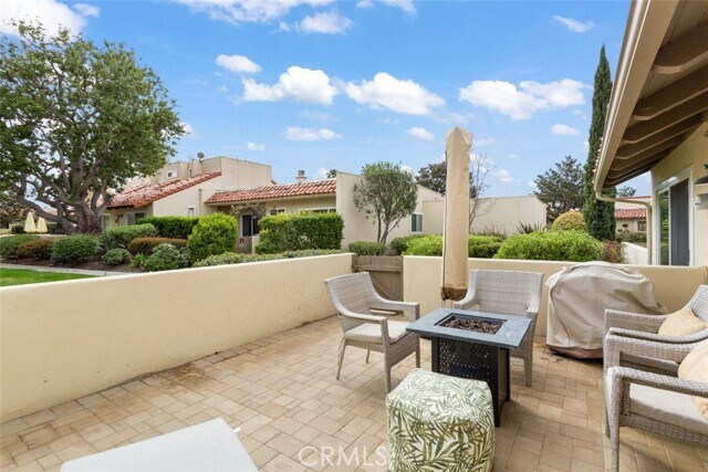 Building Photo - 607 Hilvanar