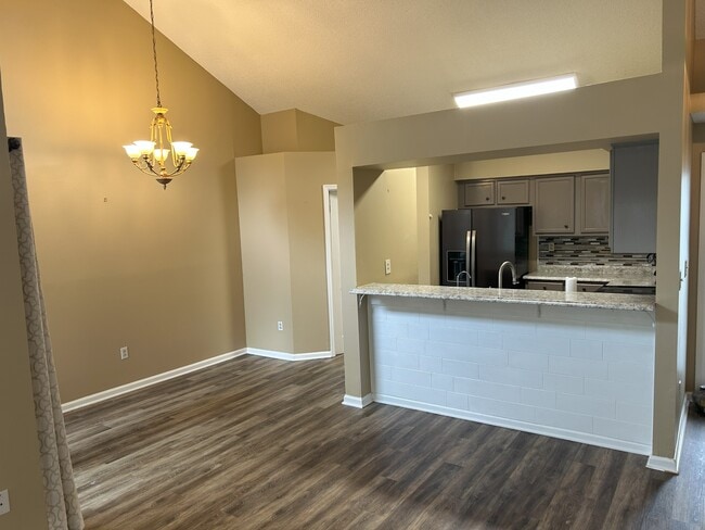 Building Photo - 118 Millstone Ln