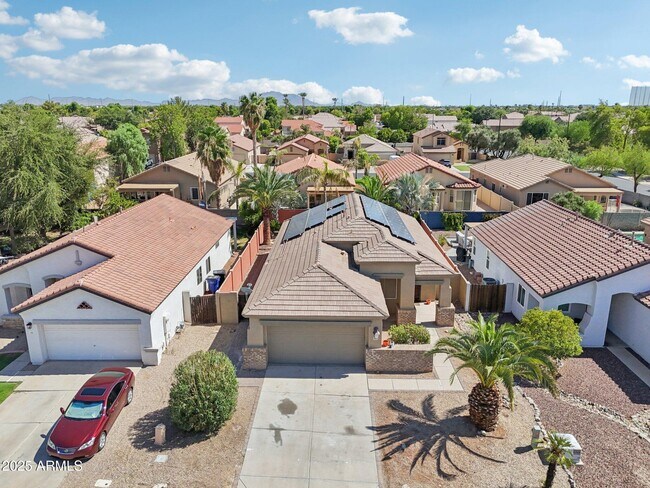 Building Photo - 2633 E Calle Del Norte Dr