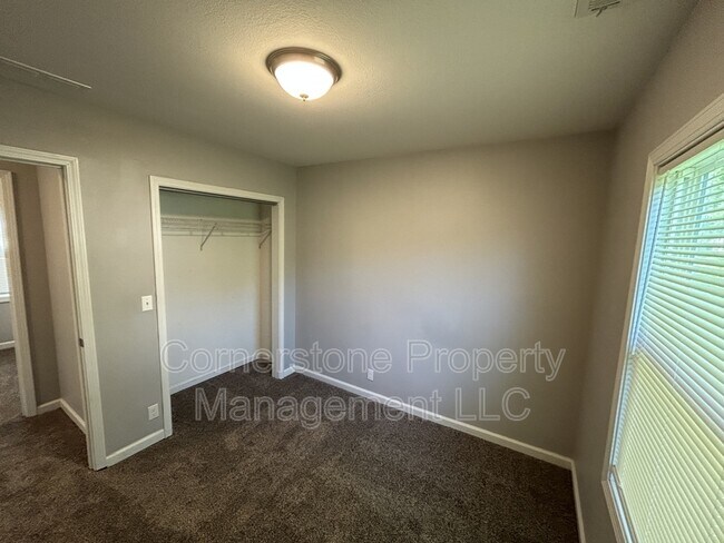 Building Photo - 8345 Center Dr