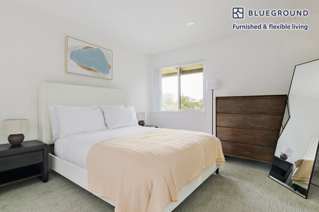 Building Photo - 10870 N Stelling Rd