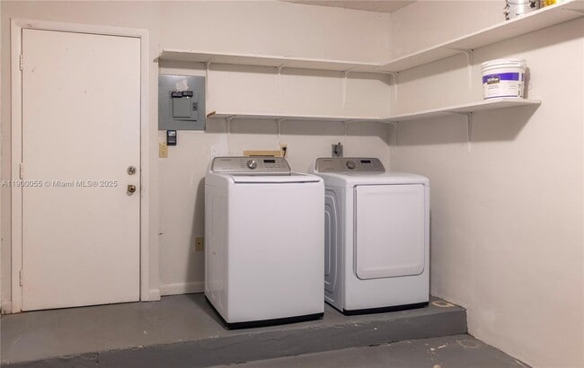 Building Photo - 14237 SW 94th Cir Ln