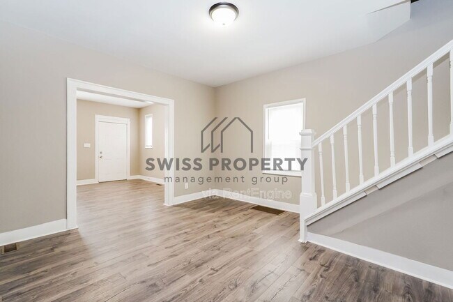 Building Photo - 761 Seymour Ave