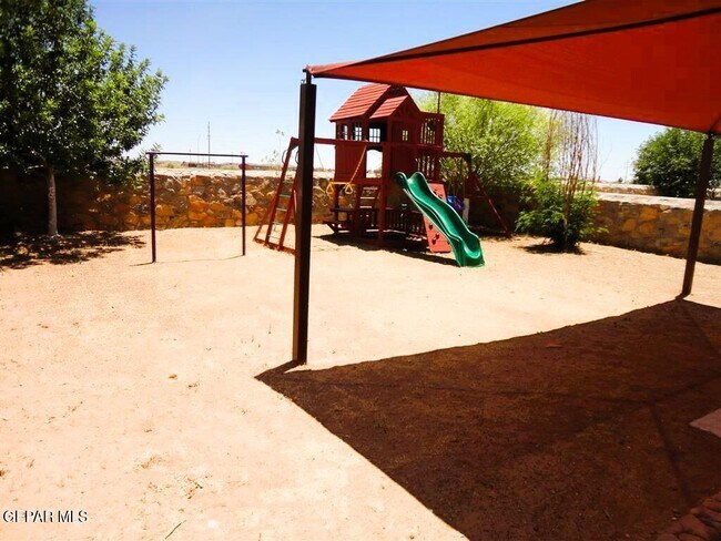 Building Photo - 3984 Tierra Venado Dr