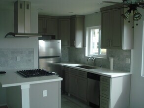 Building Photo - OCEAN VIEW 2 BDRM 2 BA CONDO FOR LEASE