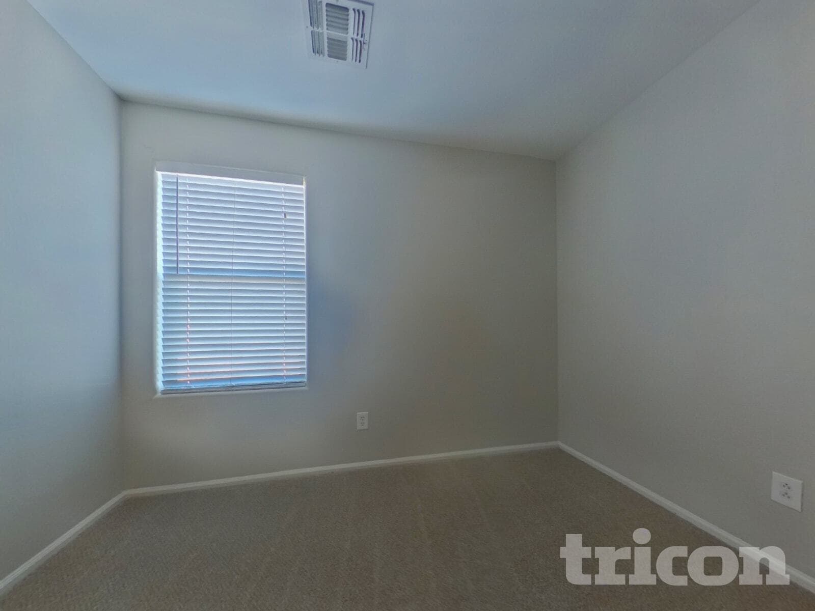 Building Photo - 23634 W Tamarisk Ave