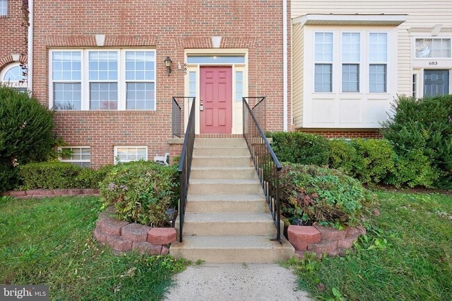 Building Photo - 685 Springhouse Square SE