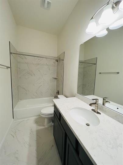 Building Photo - 728 Critty Ln