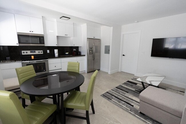 Building Photo - 1002 NW 74th St