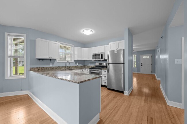 Building Photo - Beautiful 4BD/3BA plus Bonus Room on Sough...